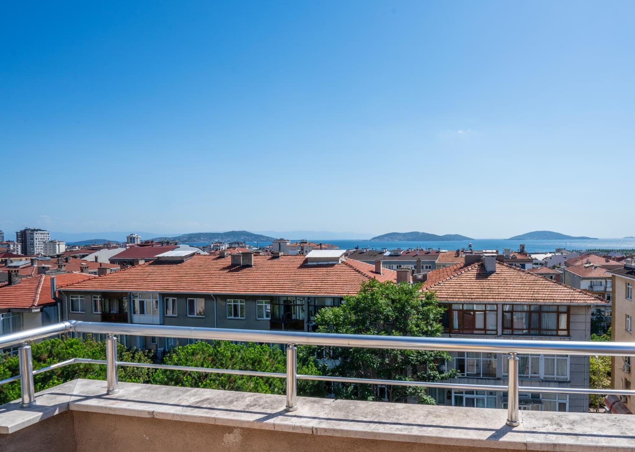 Royal Nest - Image 4