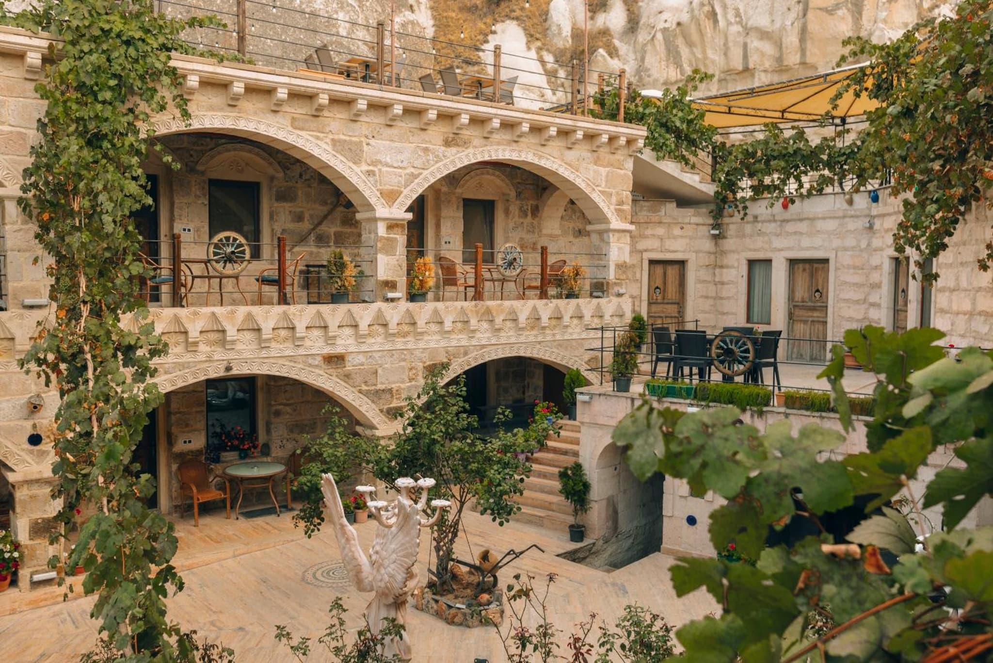 Kayatas Cave Suites - Image 1