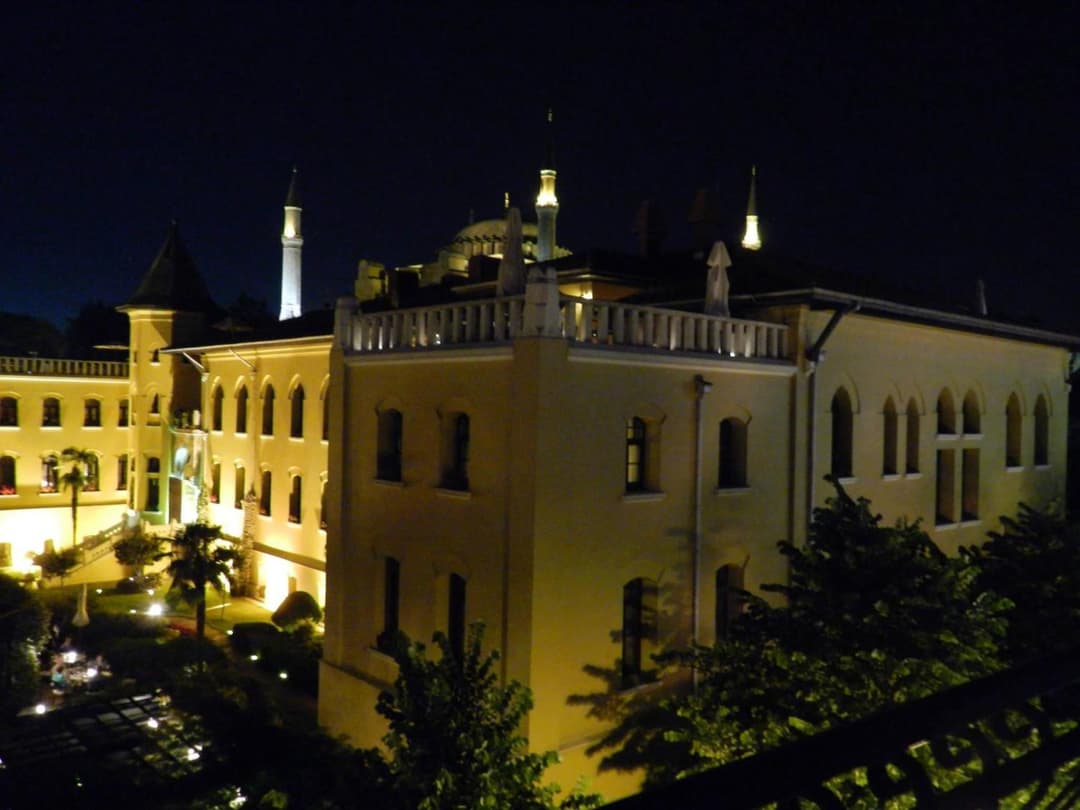 Misafirhane - Grandma's House