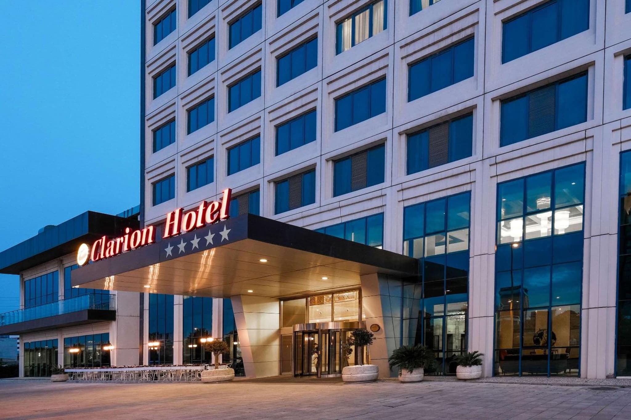 Clarion Otel İstanbul Mahmutbey - Image 1