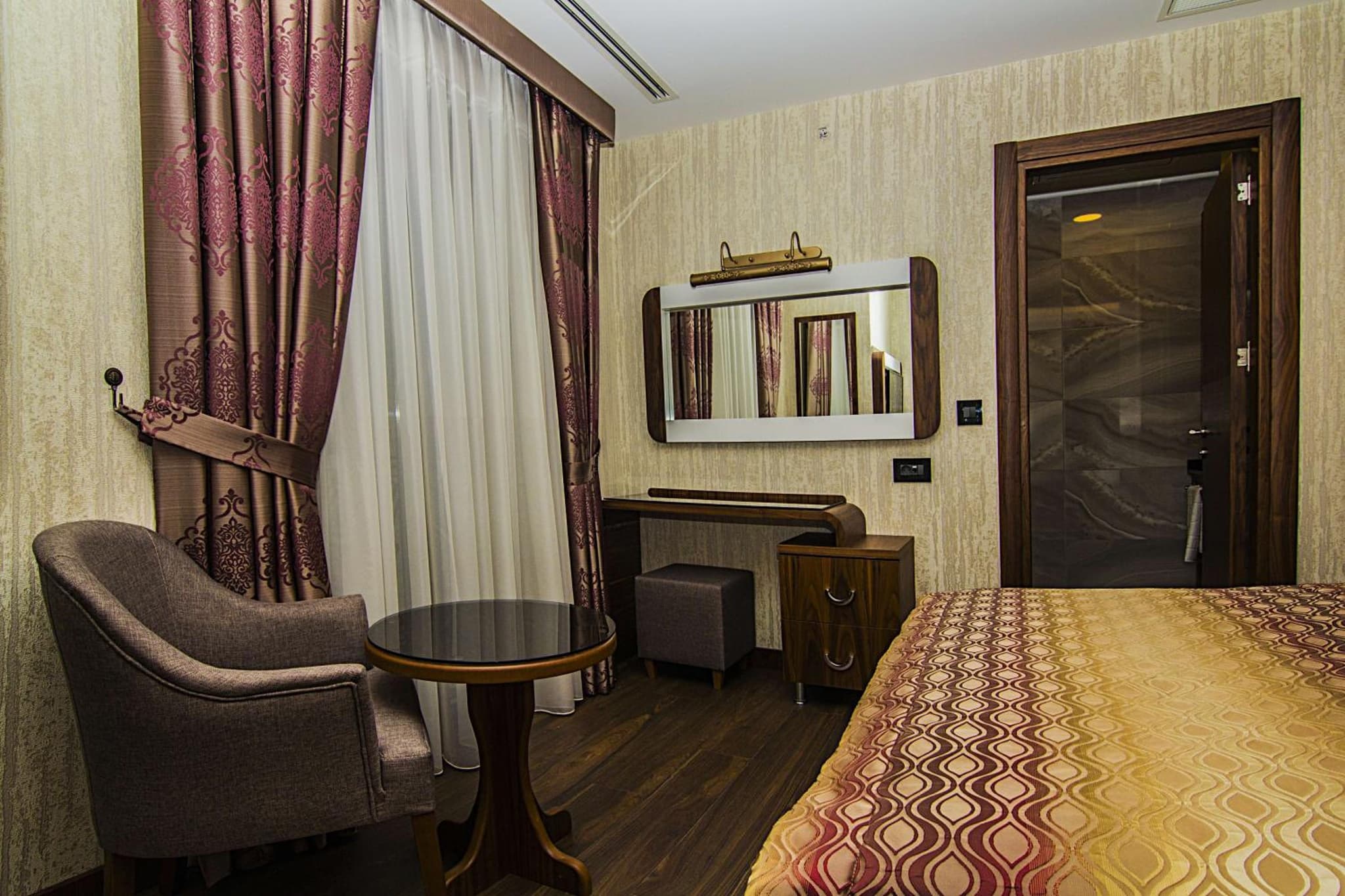 Vertu Hotel - Image 4