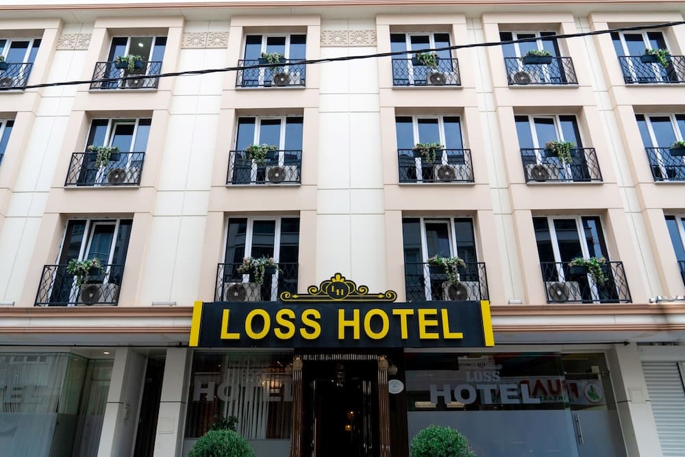 Loss Hotel fotoğrafı