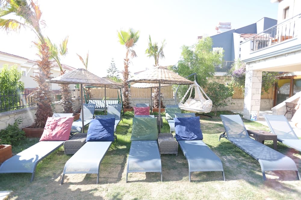 Fizzio Alaçatı Hotel - Image 1