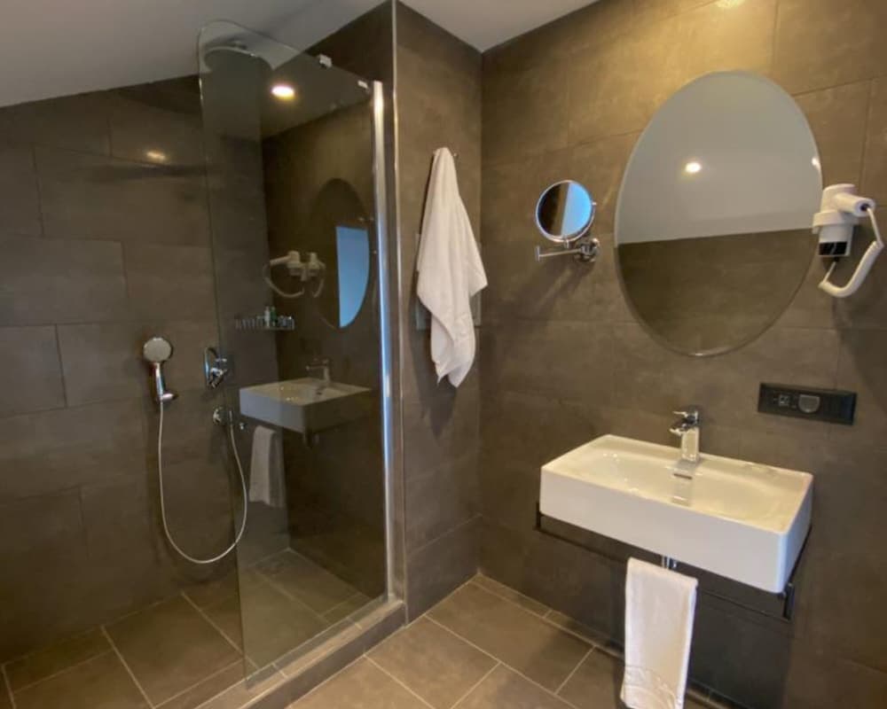 Eresin Hotels Express - Image 2