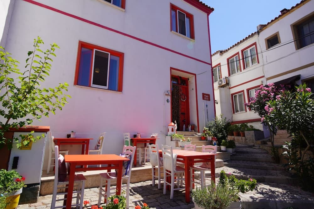 Alaybey Ada Evi - Image 1