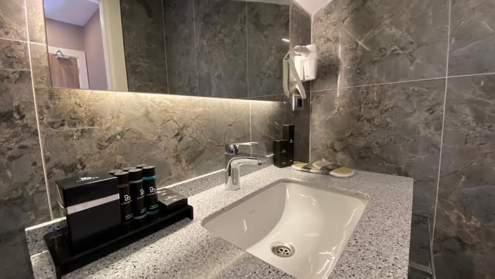 Livinton Otel - Image 2