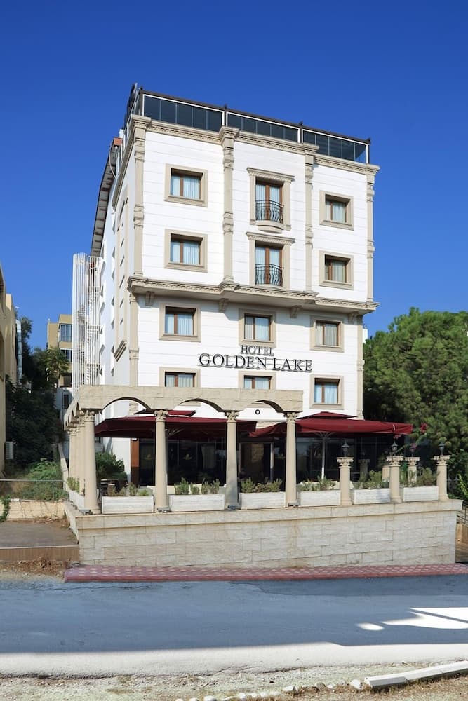 Golden Lake Otel - Image 1