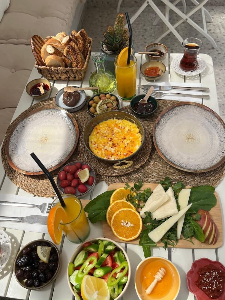 Selin Hotel - Image 1